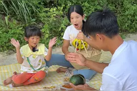第一次和孩子去野餐，竟然半路发现了野生无花果，甜甜的还很好吃#一起去野餐吧 #一起享受大自然的美 #vlog日常 #大自然的馈赠 #小孩子的快乐总是那么简单 视频封面