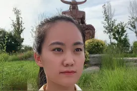 端午至，民间挂艾草有什么讲究？ #街头采访视频封面