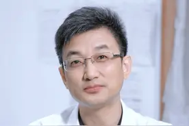 只有医生才知道的省钱妙招，一支便宜药膏也太好用了吧~#医学科普 #健康科普 #痘痘#复方多粘菌素b软膏 #省钱视频封面