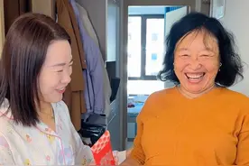 婆婆在北京照顾孙子任劳任怨，儿媳开心给发奖金，婆婆请客吃大餐 #北漂 #婆媳 #萌娃 #记录真实生活 #夫妻日常视频封面