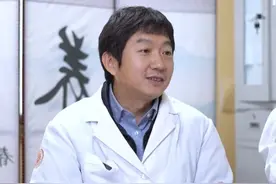 胃胀胃疼，肋骨下边胀疼，打嗝，两个原因，肝郁化火，脾虚 #胃胀胃疼 #肋骨下痛 #中医脾胃郑晓鹏医生视频封面