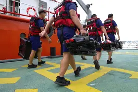应急救援的秘密武器，鳍源行业级水下搜救机器人 #消防 #水域救援视频封面