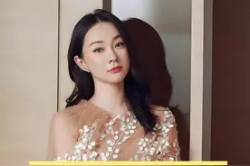 一张高清照的曝光，揭穿霍思燕不为人知的现状，面相气质大变越来越富态#霍思燕 #杜江 #娱乐资讯 #明星八卦 #娱乐视频封面