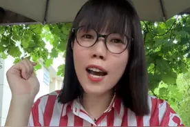 “苏超”联赛为何能火爆出圈，“苏超”用10元门票证明足球的本质是普通人能为家乡呐喊的情感出口。（央视频号：中国之声）