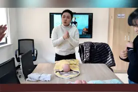 新生儿全身抚触操完整版 耗时3小时制作，教学抚触所有步骤和细节要领。新手爸妈也能学会！#抚触教学 #新生儿的护理技巧 #育儿经验分享 #宝宝抚触完整版视频封面