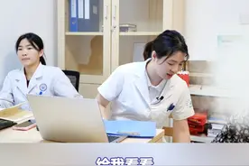 糖尿病并发症导致脚麻  梁医生教你如何缓解？ 糖尿病并发症导致脚麻  梁医生教你如何缓解？#糖尿病并发症 #手麻脚麻 #硬核健康科普行动  #糖尿病 #糖尿病科普视频封面