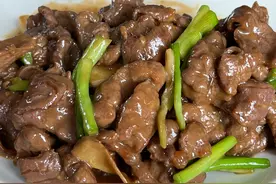 姜葱炒牛肉，出锅嫩滑爽口，教你在家也能做出鲜嫩美味的牛肉