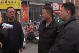 天然气管道从墙过墙歪管道落？“管道是超市送货车撞下来的 已经报警”#都市接到办 #河南dou知道 #天然气 #媒体精选计划视频封面