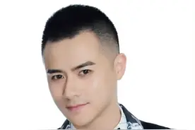 使馆牌照车辆违停，车上女子态度恶劣“懂什么叫外交豁免权吗？” #外交豁免权 #违法停车 #了不起的中国智造2 #大咖群话中国智造视频封面