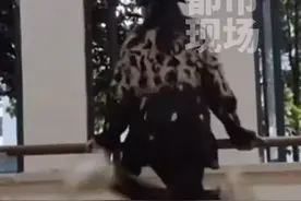 舞蹈系女生上演“摇花腿”。当事人：看着花哨，其实很简单！#上才艺#摇花腿@@小美箩 视频封面