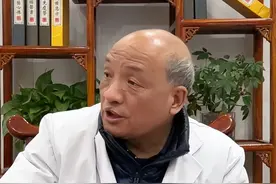 对于有鼻窦炎、中耳炎的人来说，擤鼻子这个坏习惯一定要改，越擤鼻病情就会越反复，有鼻涕了，大家可以吸了吐出来#鼻窦炎 #中耳炎 #鼻涕倒流 #过敏性鼻炎 #耳鼻喉名中医高仁虎视频封面