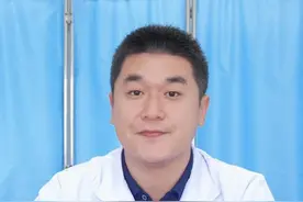 不同的医生挂号费不同，你选对了吗 #硬核健康科普行动  #骨科 #医生 #挂号 #医起和强哥谈足视频封面