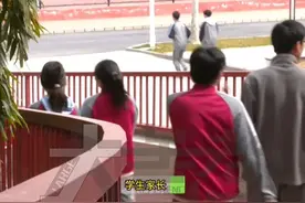 3月31日，河南郑州，“孩子很开心，家长却犯愁了”，河南多地多所高中开始实行双休！学生和家长直呼：太考验自制力了！#媒体精选计划  #中国节气清明篇视频封面