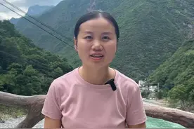 重庆巫溪一户人家 竟然有一喷鱼的  聚宝盆。那场面简直了#神奇鱼泉 #重庆巫溪 #曾静不静