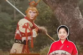 为什么孙悟空能“避马瘟”？许多地方都有“骑马载猴”的形象，如今的人们将它附会为“马上封侯”。猴子与马同行，自有古人的智慧在其中。来西安唐三彩艺术博物馆，听小薇讲唐三彩上的丝路故事@西安小薇 #爱上博物馆   #文物之美  #小薇讲西安  #唐三彩艺术博物馆