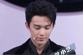 腕上小艺更懂你，华为WATCH 5带来鸿蒙AI新体验#吴磊唤醒了我的小艺  #华为发布首款鸿蒙AI手表