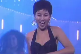 李美凤主持新秀大赛 抢尽风头。港姐只得了亚军确实屈才了。视频封面