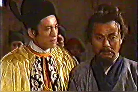 袁崇焕的功过到底是忠臣还是罪人？ 崇祯二年（1629年）冬，后金汗皇太极大举入塞，绕过袁崇焕在蓟州的防线，直逼北京城下，是为己巳之变。袁崇焕在北京广渠门、左安门击退后金军，随后被崇祯帝逮捕下狱。崇祯三年（1630年）八月，崇祯帝以谋反大逆罪将袁崇焕凌迟处死。#袁崇焕 #明朝 #抖音二创激励计划 #知识前沿派对视频封面