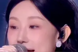 网红歌手多“膨胀”，明明靠抄袭“口水歌”爆火，却以为是实力！ 这些网红有多膨胀，明明是吃到了时代红利，靠口水歌爆火，却以为是自己的实力。#陈雪凝 #李袁杰 #抄袭 #网络歌手 #网红神曲