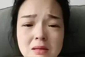 老板娘好心让女孩进店充电，自己新买的苹果13反被偷，老板大哭：6999买的 才用两个月#手机 #小偷 #社会百态 视频封面