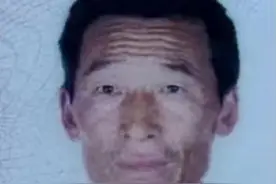 烟台急寻！七旬老人失联，穿蓝色短袖衬衫、花色短裤，手持尿袋图片