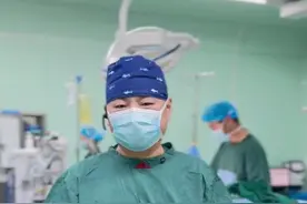 57岁大哥长期干重活腰疼腿痛，OSE手术完美解决症状。
#腰疼 #腰疼腿痛#腰椎管狭窄 #腰椎间盘突出 #ose腰椎微创手术视频封面