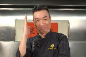 罗氏虾的又一神仙做法！ 学会这个咸蛋黄酱，任何东西的风味都翻几倍！#粤菜 #厨师 #罗氏虾 #咸蛋黄 #家常菜视频封面