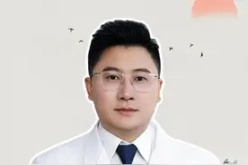 新冠又活跃了，咳嗽不止的患者，记好这招保护肺！#新冠 #咳嗽 #新冠又活跃了 #抖出健康知识宝藏 #肺炎视频封面