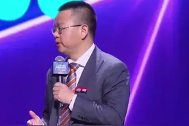 缺爱的人更懂得如何爱人[立论] 不被爱只是不走运，而不会爱则是种不幸。
我们可能会不走运，但我们不会不幸。
#缺爱 #爱人 #情感 #新国辩 #律师视频封面