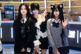 成都的女同事们还真是”热情似火“啊 #网管日常 #美女 #川渝暴龙视频封面
