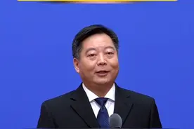 比起国内那些 火炉城市来讲 海南应该说是最清凉的 他们高达40度 我们才30度#海南 #旅游  #2025海南两会  #海南两会视频封面