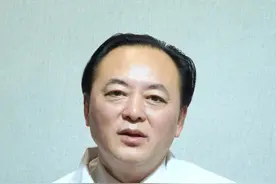 血压升高感觉头晕，恶心不舒服。可以这样做来缓解症状。#高血压  #头痛头晕  #四川  #医学科普 #专业健康科普送给咱爸妈视频封面