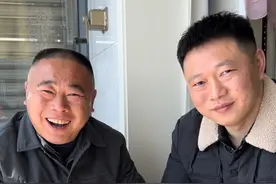 今天和大舅二舅老妈我们一起去看四舅了，即使没在一起生活但是血缘的力量让我们真的没有陌生感，由内心深处感觉很亲切，以前有很多无奈让我们有了遗憾，现在我长大了，我会带着我们家一起往前走，我相信我们的日子一定会越来越好！#农村生活 #婆媳 #记录真实生活 #乡村守护人视频封面