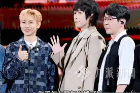 8月2日，北京，#汪苏泷担任五月天演唱会嘉宾 ，#五月天送超人版权汪苏泷哈哈笑 ，冠佑：这首歌你想怎么唱都可以。