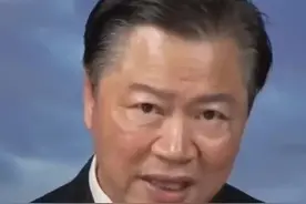 岛内名嘴大胆预测：轰-20可能亮相珠海航展 新型战机将在珠海航展公开露面，台湾时事评论员赖岳谦大胆预测，如果轰-20展出，一定可以震惊全场！#赖岳谦盛赞轰20 #赖岳谦 #珠海航展视频封面