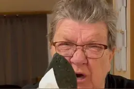 辣薯片整蛊Jake#国外视频分享 #老外真会玩 #开心的奶奶视频封面