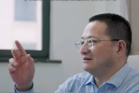 “数学帝”葛军谈为什么觉得“高考数学难” 近日，葛军在接受澎湃新闻专访时谈及为什么“大家觉得高考数学题难”，他表示，难度是相对稳定的，平时要掌握数学知识的基本结构，而不是靠刷题。专访完整版即将上线。视频封面