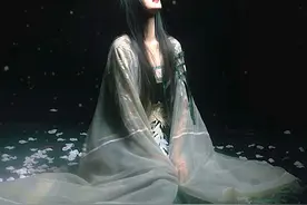 思君黯然销魂曲，道不尽世间情殇。#纯音乐 #国风古韵 #思君黯然 #二胡 #民族乐器 @DOU+小助手视频封面