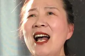我的孤独快打败，想要哭诉哭不出来 #请你别走太快 #一首好听的歌分享给大家 #伤感的情歌伤感的人 #就怕歌词入了心 #伤感又好听 @DOU+小助手视频封面