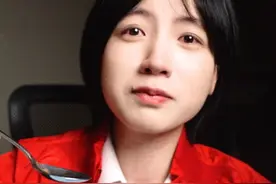 挑战“世界最臭食物”，吃臭界的王终于翻车了？！ #鲱鱼罐头视频封面