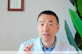 长期佩戴隐形眼镜，会让眼角膜变薄吗？ #健康科普 #爱护眼睛保护视力 #眼角膜 #隐形眼睛 #眼科视频封面