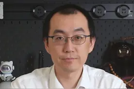 美国政府官员群聊讨论空袭胡塞武装，手滑把记者拉了进去视频封面