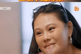 #袁娅维回应上歌手送辣椒  #袁娅维  参加比赛时送的“辣椒”，竟被网友笑称“害人”神器，而其实早在参加节目的时候，作为“湘妹子”的她就已经揭秘真相，因为辣椒是家人自制的，所以才想着把家乡味道分享给大家一起品尝。#湖南卫视背后视频封面