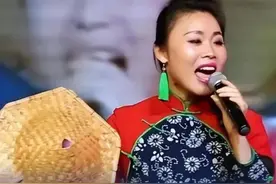 42岁“草帽姐”自曝患肝纤维化，终生无法康复 近日，42岁百万网红“草帽姐”自曝肝部检查单，“医生说上面好几个洞！”她还透露检查结果出来后确诊患肝纤维化，终生无法康复。据悉，“草帽姐”最近因家事太多经常生气，还被网友要求捐款，在医院哭得泣不成声。“草帽姐”还劝粉丝不要经常生气，对肝不好。#42岁“草帽姐”自曝患肝纤维化 （九派新闻、潇湘晨报）