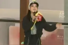 #陈丽君夸粉丝视频剪得好  俏皮地向粉丝催作业，最后还有暖心提醒。（记者：傅逸伦）视频封面