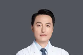 胸大肌撕裂怎么办？该怎么治疗呢？#运动 #健身 #胸大肌 #运动损伤视频封面