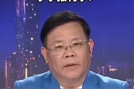 江门恩平市民冯阿姨反映说，她在当地承包了一个报刊亭，经营了十几年。但今年5月却突然接到城管部门的通知，要求她停止经营并搬走，而且辖区内其他报刊亭也是同样的遭遇。原因是因为报刊亭被定性为占道经营，但这些报刊亭都已在工商部门备案。
   对此城管部门表示，目前正在帮受影响的经营者寻找合适地点继续经营，计划在公园和广场这些不影响行人的开阔的位置。视频封面