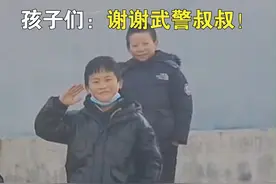 12月19日，甘肃临夏，12月19日，甘肃临夏，武警甘肃总队救援官兵给灾区的孩子们送来食物。孩子们：谢谢武警叔叔！#子弟兵在行动 （作者：刘昆、崔云龙、薛朗朗、王治国、张倚铭；编辑：陈绿祥）视频封面