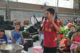 榕江洪水再次袭来，为了支援一线，后勤宁愿只吃三分饱#贵州榕江 #榕江洪灾 #忠诚镇 #榕江洪灾再次袭来视频封面