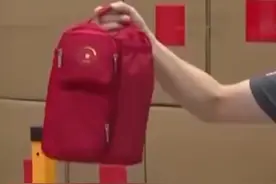 贴心且仪式感满满！北京为观礼人员准备了观礼服务包，12种用品每一件都经过了多层考量！#直击九三盛大阅兵  #我们的胜利